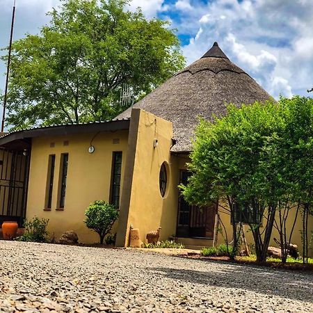 Lesoma Valley Lodge Kasane Buitenkant foto