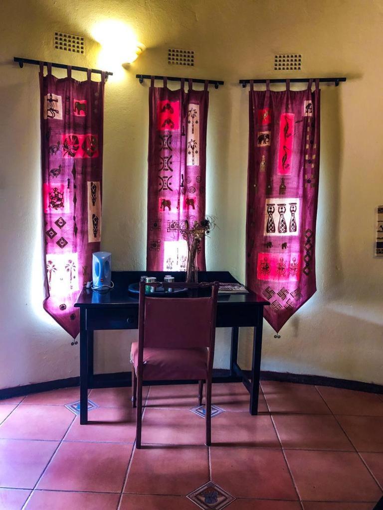 Lesoma Valley Lodge Kasane Buitenkant foto