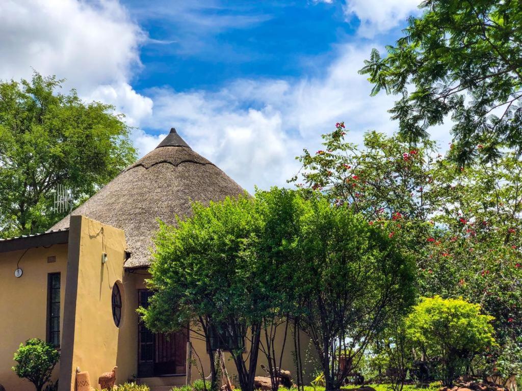 Lesoma Valley Lodge Kasane Buitenkant foto